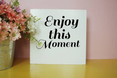 Motive edici ve ilham verici bu anlık mesajın tadını çıkarın.