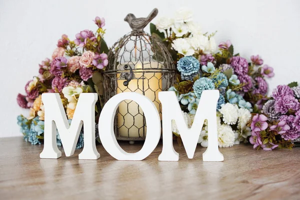 Happy Moeders Dag Met Mom Woord Met Bloem Boeket Decoratie — Stockfoto