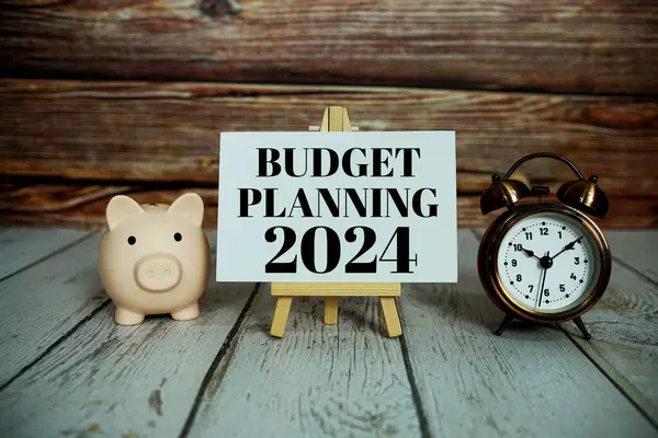Προϋπολογισμός Σχεδιασμός 2024 Μήνυμα Κειμένου Ξυπνητήρι Και Piggy Εξοικονόμηση Ξύλινο — Φωτογραφία Αρχείου
