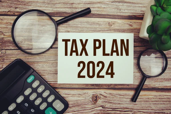 Daňový Plán 2024 Lupou Dřevěném Pozadí — Stock fotografie