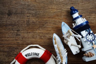 Ahşap arkaplanda denizcilik ve yaz arkaplan görüntüsü