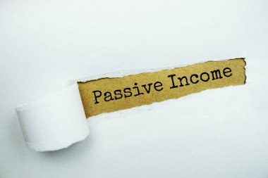 El işi kağıdına yırtık kağıtlı pasif gelir mesajı