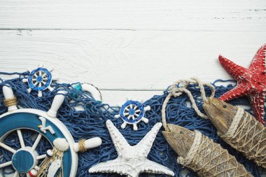 Ahşap arkaplanda denizcilik ve yaz arkaplan görüntüsü