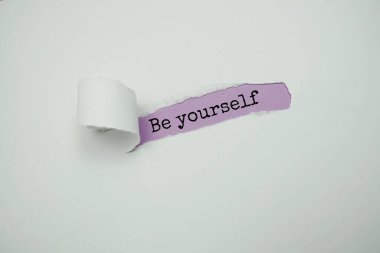 Mor arkaplanda kendin ol