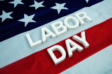 Amerika bayrağını taşıyan İşçi Bayramı alfabesi mektubunuz kutlu olsun.