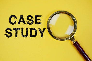 Sarı zemin üzerinde büyüteç olan vaka çalışma metni