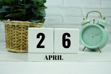 Tahta Takvim 26 Nisan 'ı gösteriyor. 26 Nisan ayı.