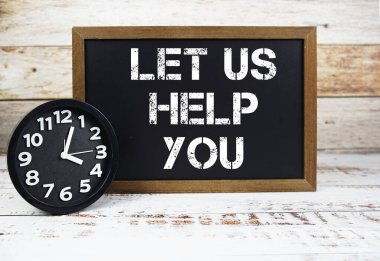 Tahta arka planda mesaj ve alarm saatine yardım edelim