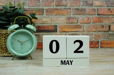 Tahta Takvim 2 Mayıs 'ı gösteriyor. 2 Mayıs 'ta.
