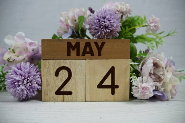 Tahta Takvim 24 Mayıs 'ı gösteriyor. 24 Mayıs Ayının Günü