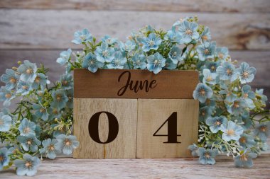 Tahta Takvim 4 Haziran 'ı gösteriyor. 4 Haziran.