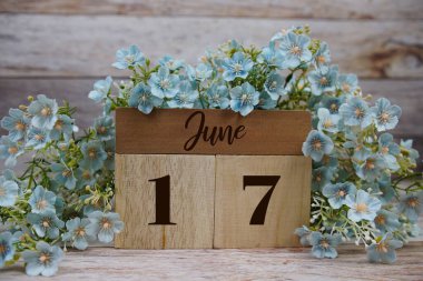 Ahşap Takvim 17 Haziran 'ı gösteriyor. 17. gün