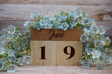 Ahşap Takvim 19 Haziran 'ı gösteriyor. 19. Gün