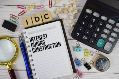 IDC - Not defteri, iş ve finansal konsept geçmişi üzerindeki inşaat sırasında ilgi
