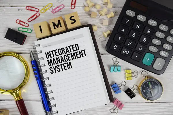 IMS - Not defterinde Entegre Yönetim Sistemi kısaltması, iş ve finansal konsept geçmişi