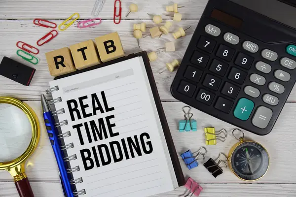 RTB - Not defteri, İş ve Finans konseptine Gerçek Zamanlı Açık Artırma kısaltması