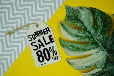 Yaz Satışı% 80 Promosyon Teklif İndirim Perakende Alışveriş Konsepti