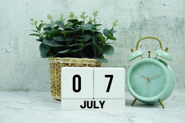 Tahta Takvim 7 Temmuz 'u gösteriyor. 7 Temmuz ayı.