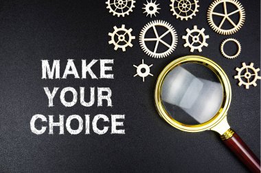 Seçiminizi Siyah arkaplanda büyüteçle metin iletisi yapın