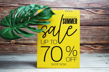 Bahar indirimi% 70 indirimli Promosyon İndirimi Perakende Alışveriş Konsepti