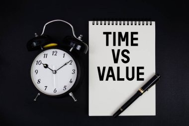 Motivasyonel alıntıları olan sarmal not defteri 