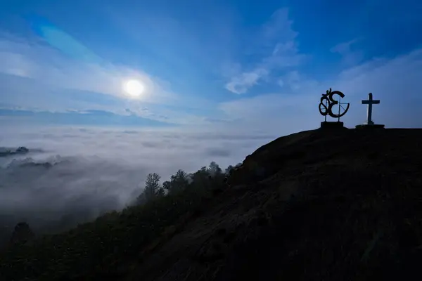 Malappuram 'ın Nilambur ilçesindeki Karimbayikota Kurishumala tepeleri.