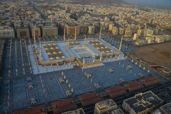 MASJID AL NABAWI, MADINAH, SAUDI ARABIA 'NIN AERİALİ 
