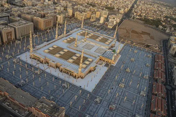MASJID AL NABAWI, MADINAH, SAUDI ARABIA 'NIN AERİALİ 