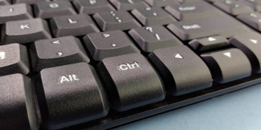 Bilgisayar klavyesi, kapat