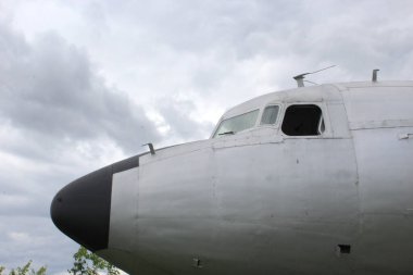 Eski uçak fotoğraflarının güzel bir resmi.