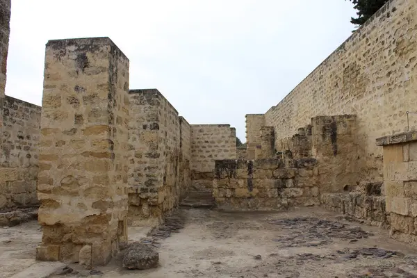 Terk edilmiş tarihi köyün orijinal görüntüsü