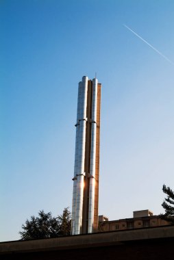 Parlak çelikten boru grubuyla Chimney 'in ayrıntıları