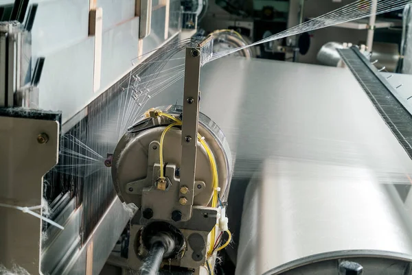 Λεπτομέρεια Της Υφαντικής Μηχανής Εργάζεται Ένα Εργοστάσιο — Φωτογραφία Αρχείου
