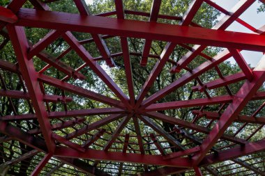 Trieste, İtalya - 7 Haziran 2023: Trieste Körfezi kıyısındaki Miramare Kalesi 'nin mimari detayları