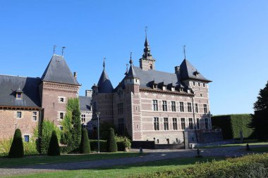  Sint-Truiden, Belçika, 07-28-2024. Ordingen Şatosu, Belçika 'nın Limburg eyâletinde, Sint-Truiden' ın Ordingen ilçesinde yer almaktadır. Beş yıldızlı otel..