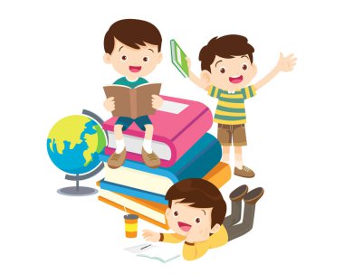 Çocuklar kitapların üzerinde oturup kitap okuyor. Oğlan ve kızlar öğreniyor ya da okuyor. Okula Dönüş Konsepti eğitimli çocuklar. Öğrenciler ellerinde ders kitapları ve okul dünyası ikonu tutuyorlar. 