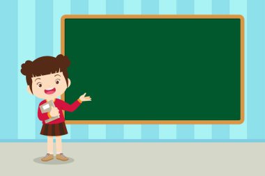 Çocuklar kitapların üzerinde oturup kitap okuyor. Oğlan ve kızlar öğreniyor ya da okuyor. Okula Dönüş Konsepti eğitimli çocuklar. Kara tahta ve okul dünyası ikonu olan öğrenciler.