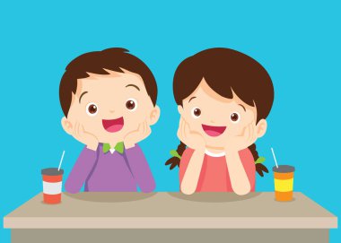 Mutlu çocuklar oturup çenelerini dinlendirirler.