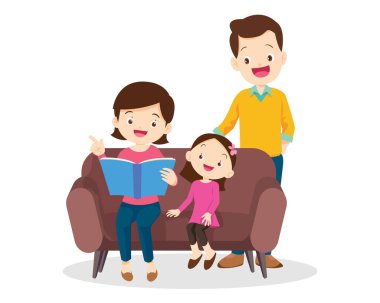 Aile birlikte kitap okuyor. Büyükbaba, anne ve çocukları.
