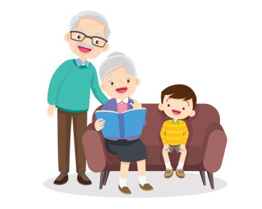 Aile birlikte kitap okuyor. Büyükbaba, anne ve çocukları.
