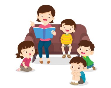 Aile çocuklara masal okuyor, kitap okuyor ve masal anlatıyor. Çocuklar dinleyin, babaanneniz ve dedeniz kanepede kitap okuyor.