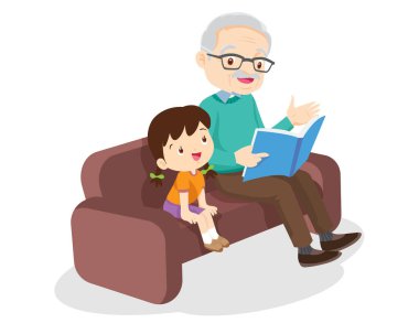 Aile birlikte kitap okuyor. Büyükbaba, anne ve çocukları.