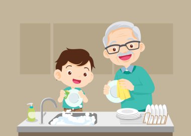 Mutlu çocuk evde bulaşık yıkamaya yardım ediyor. Büyükbaba ve çocuk birlikte ev işleri yapıyorlar. Küçük yardımcı çalışma