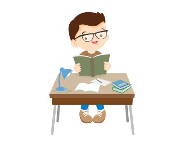 Öğrenci masa başında oturuyor ve ödev için çalışıyor