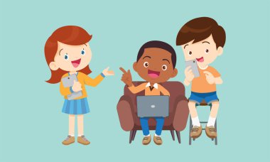 Çocuklar çevrimiçi eğitim kurslarında