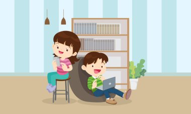 Çocuklar çevrimiçi teknoloji eğitimi kurslarında