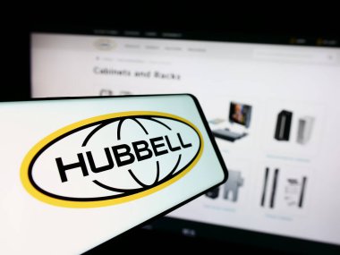 Stuttgart, Almanya - 07-21-2024: Amerikan elektronik şirketi Hubbell Anonim Şirketi 'nin logosuna sahip cep telefonu. Telefon ekranının merkezine odaklan.