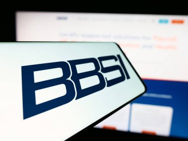 Stuttgart, Almanya - 03-13-2024: Danışmanlık şirketi Barrett Business Services Inc. (BBSI) 'in logosuna sahip akıllı telefon. Telefon ekranının merkez soluna odaklan.