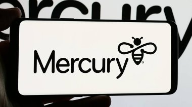 Stuttgart, Almanya - 01-03-2024: Yeni Zelanda enerji şirketi Mercury NZ Limited 'in logosuna sahip akıllı telefon ekranda. Telefon ekranına odaklan.