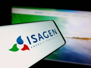 Stuttgart, Almanya - 05-06-2025: Kolombiyalı enerji şirketi Isagen S.A. E.S.P. logolu akıllı telefon Web sitesinin önünde ekranda. Telefon ekranının soluna odaklan.